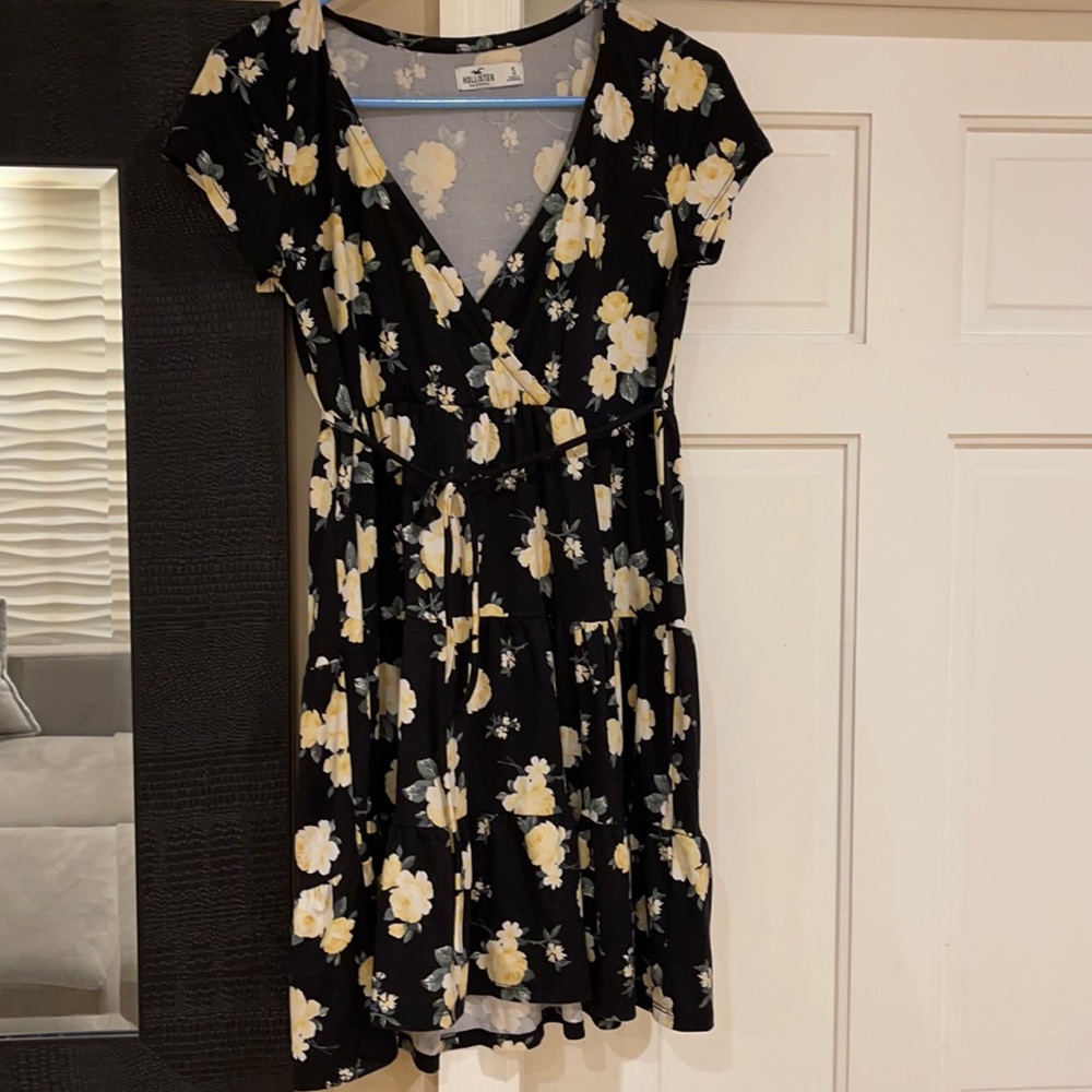 Floral Hollister dress